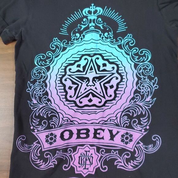 Obey Graphic Ombre Star Andre Logo Short Sleeved T-Shirt XS - Picture 3 of 7